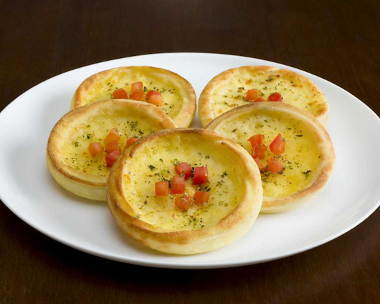 Mini Esfiha de Queijo Aberta