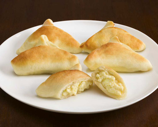 Mini Esfiha de Queijo Fechada